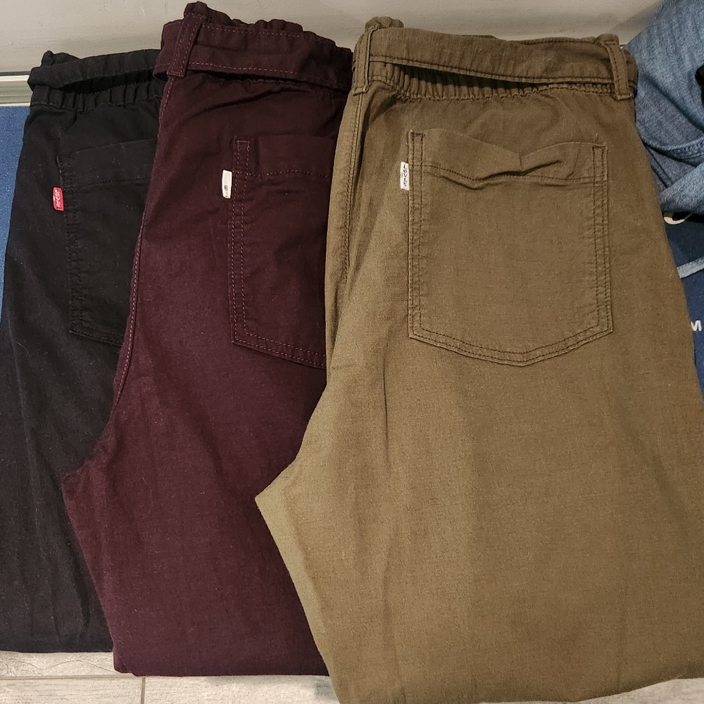 Levi's Jet Set Joggers Pants LOT
